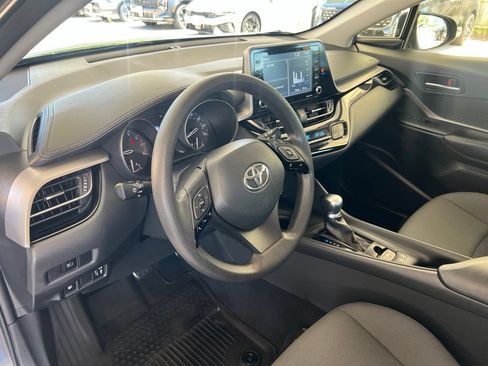 Used 2020 Toyota C-HR LE FWD image 6