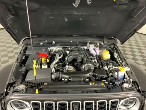 Used 2024 Jeep Wrangler Unlimited Sahara w/ Technology Group AWD/4WD image 46