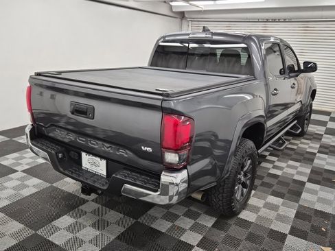 Used 2020 Toyota Tacoma 2WD Double Cab image 6