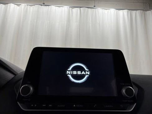 Used 2024 Nissan Sentra SV FWD image 13