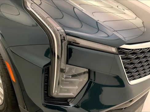 Used 2024 Cadillac XT4 Premium Luxury w/ Cold Weather Package FWD image 27