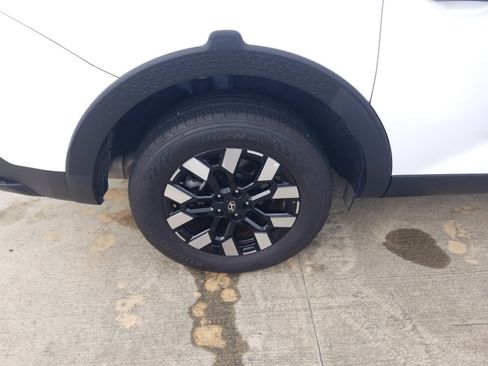 Certified 2025 Hyundai Santa Cruz SE image 23