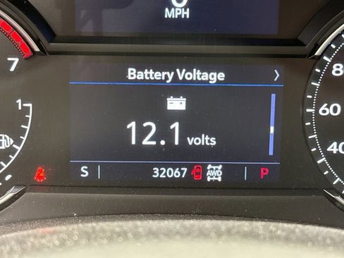 Used 2023 Cadillac XT4 Luxury w/ Cold Weather Package image 10