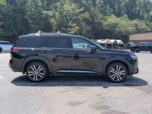 Used 2025 Nissan Pathfinder Platinum w/ Cargo Package FWD image 10