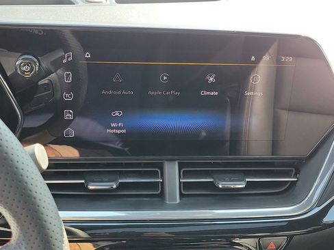 Used 2024 Chevrolet Trax RS w/ Sunroof Package image 9