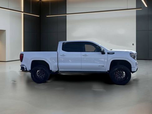 Used 2022 GMC Sierra 1500 AT4 w/ AT4 Premium Package AWD/4WD image 6