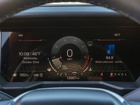 Used 2025 GMC Acadia Elevation image 19