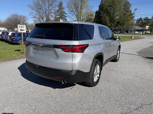 Used 2022 Chevrolet Traverse LS AWD/4WD image 5