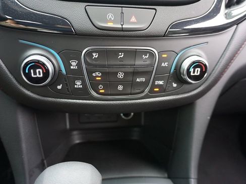 Used 2024 Chevrolet Equinox RS FWD image 13