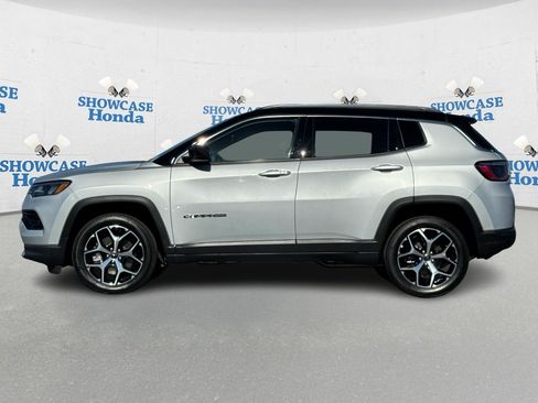 Used 2025 Jeep Compass Limited image 4