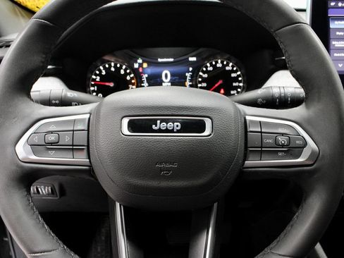 Used 2023 Jeep Compass Latitude w/ Convenience Group AWD/4WD image 30