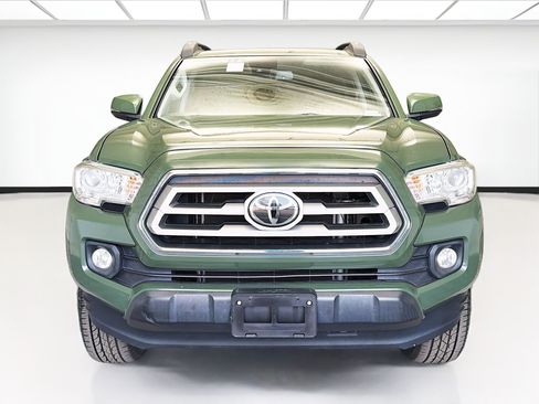 Used 2021 Toyota Tacoma SR5 w/ Technology Package RWD image 2