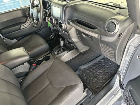 Used 2017 Jeep Wrangler Sport AWD/4WD image 28