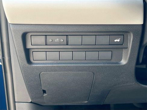 New 2025 Mitsubishi Outlander SE image 10