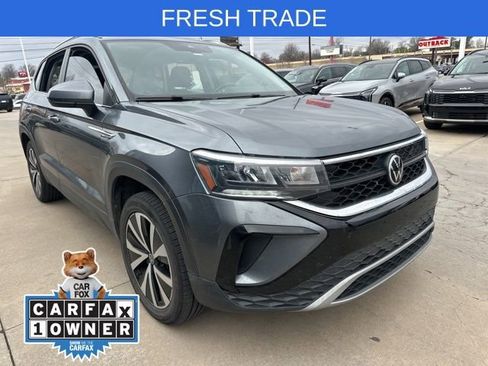 Used 2022 Volkswagen Taos SE image 1