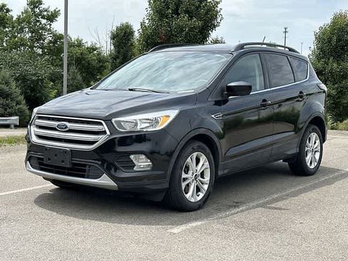 Used 2018 Ford Escape SE w/ SE Sync 3 Package AWD/4WD image 1