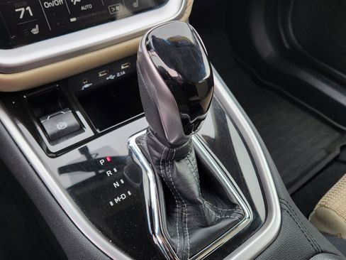 Used 2022 Subaru Outback Premium image 22