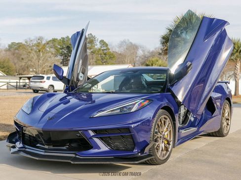 Used 2025 Chevrolet Corvette Stingray Premium Conv w/ Z51 Performance Package RWD image 23