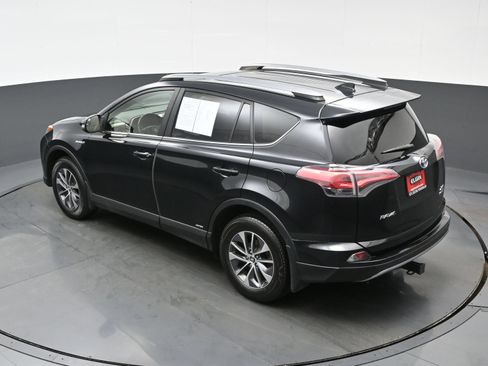 Used 2017 Toyota RAV4 XLE w/ All Weather Liner Package AWD/4WD image 38
