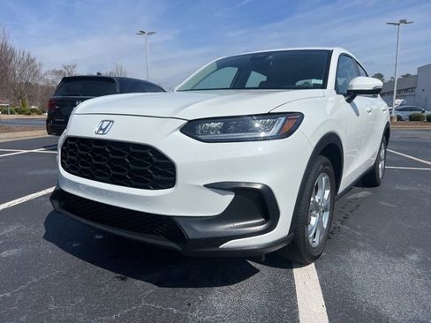 Certified 2024 Honda HR-V LX image 2