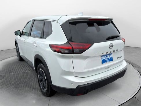 Used 2024 Nissan Rogue SV image 7