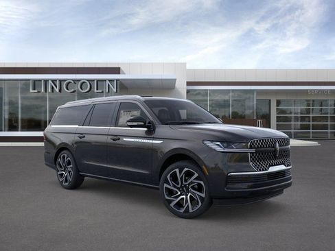 New 2026 Lincoln Navigator L Reserve AWD/4WD image 7
