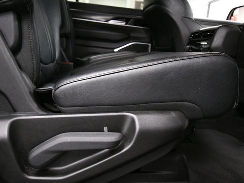 Used 2024 Jeep Wagoneer Series II image 27