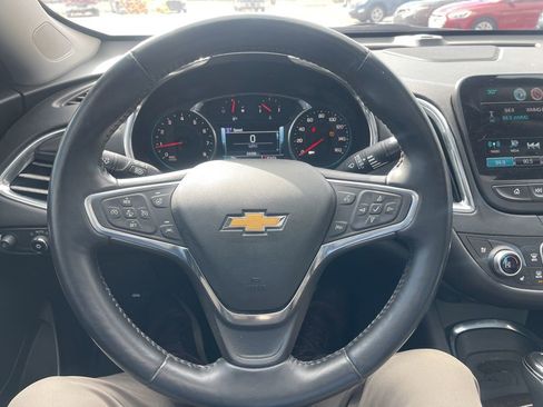 Used 2018 Chevrolet Malibu Premier image 13