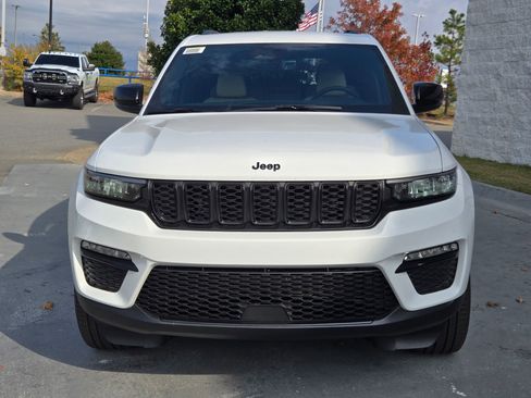New 2025 Jeep Grand Cherokee Limited w/ Black Appearance Package image 2