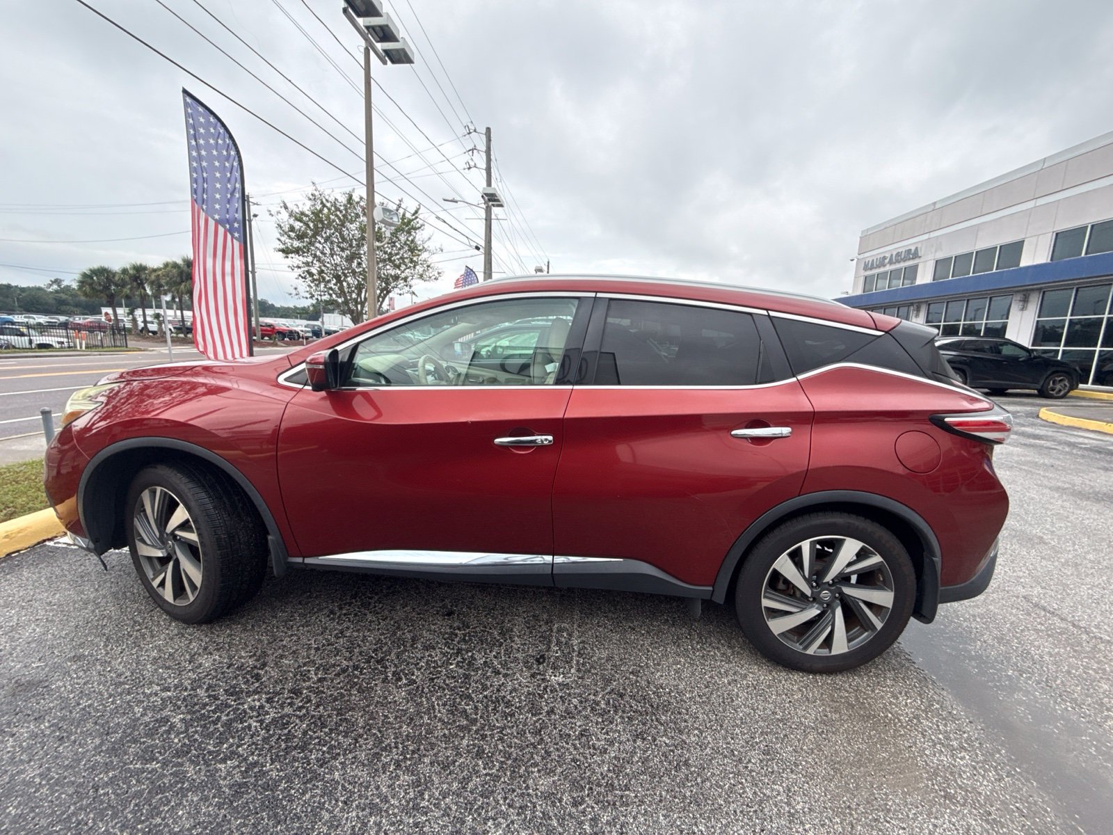 Used 2018 Nissan Murano Platinum w/ Cargo Package FWD image 3