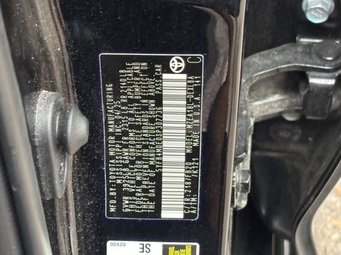 Used 2025 Toyota Corolla LE FWD image 21