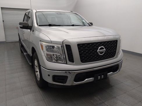 Used 2019 Nissan Titan SV w/ SV Convenience Package image 14