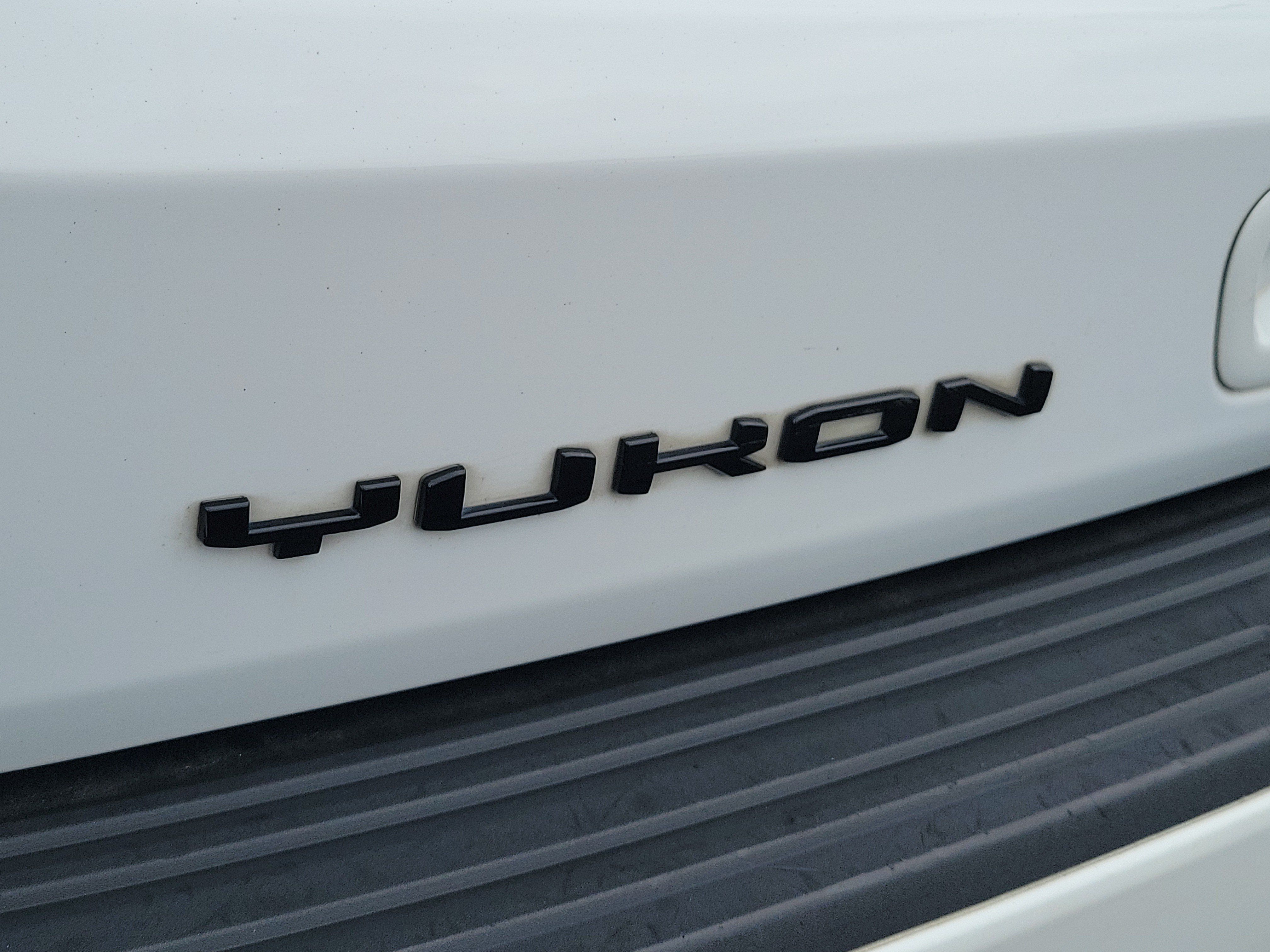 Used 2023 GMC Yukon XL SLT w/ SLT Premium Package AWD/4WD image 6