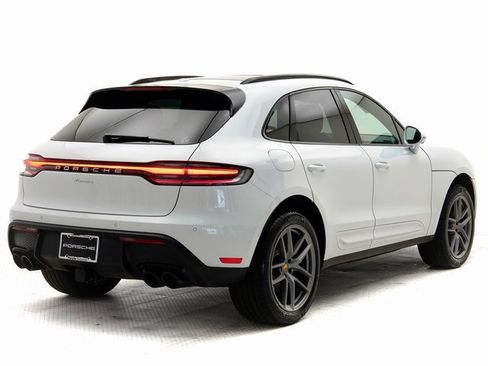 Used 2025 Porsche Macan image 35