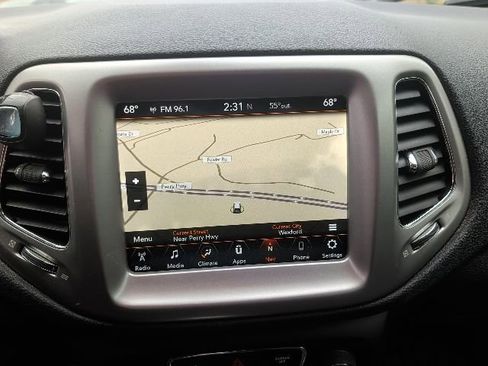 Used 2017 Jeep Compass Latitude w/ Popular Equipment Group AWD/4WD image 15