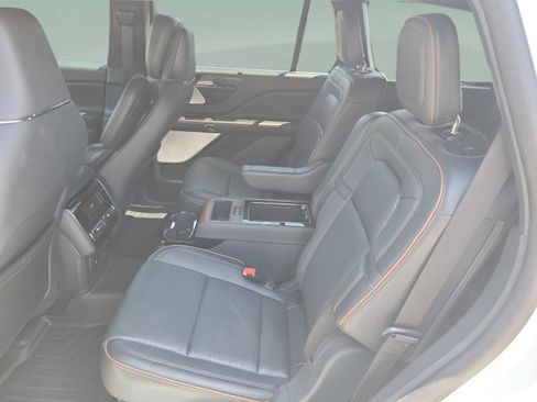 Used 2025 Lincoln Aviator Black Label w/ Jet Appearance Package AWD/4WD image 23