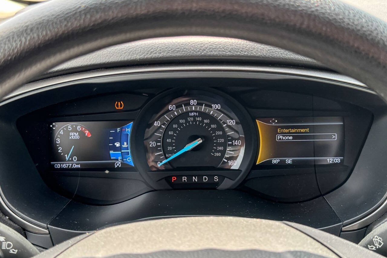Used 2018 Ford Fusion SE w/ Fusion SE Technology Package FWD image 23