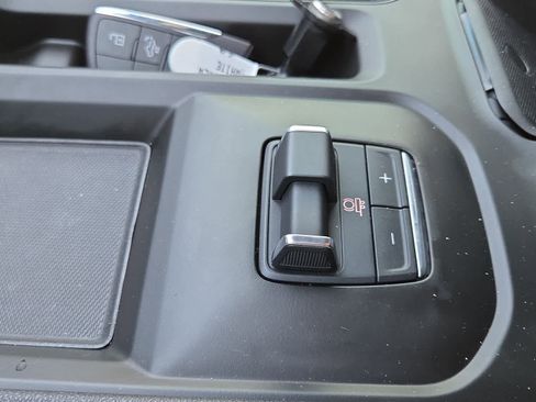 Used 2025 GMC Sierra 3500 AT4 w/ AT4 Premium Plus Package image 43