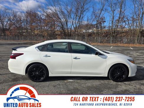 Used 2017 Nissan Altima 2.5 SR w/ Midnight Edition Package image 5