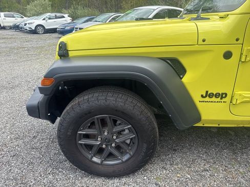 Used 2024 Jeep Wrangler Unlimited Sport AWD/4WD image 6