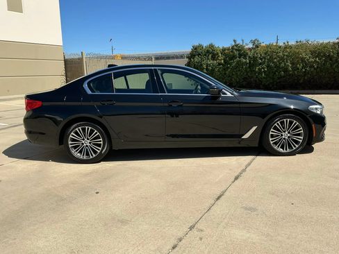 Used 2019 BMW 530i w/ Convenience Package RWD image 4