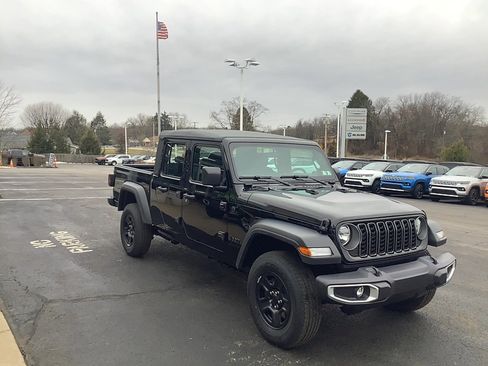 New 2026 Jeep Gladiator Sport AWD/4WD image 3