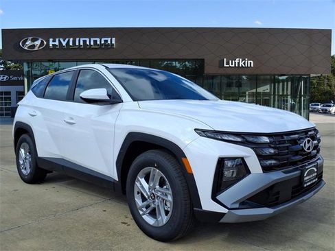 New 2026 Hyundai Tucson SE image 1