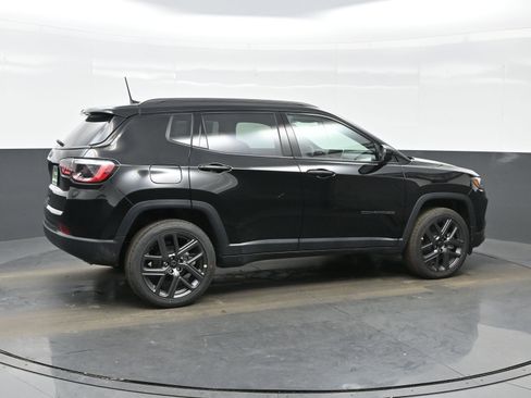 New 2026 Jeep Compass Latitude AWD/4WD image 8