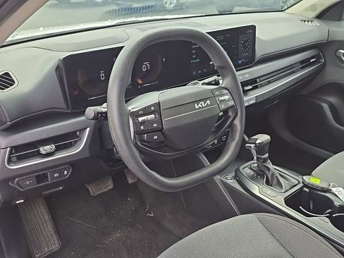 Used 2025 Kia K4 FWD image 10