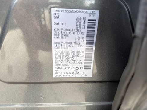 Used 2025 Nissan Pathfinder S image 33