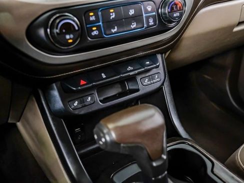 Used 2018 GMC Canyon SLT image 20