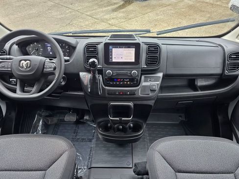 Used 2025 RAM ProMaster 2500 w/ Convenience Group image 15