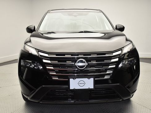 Used 2024 Nissan Rogue SV FWD image 2