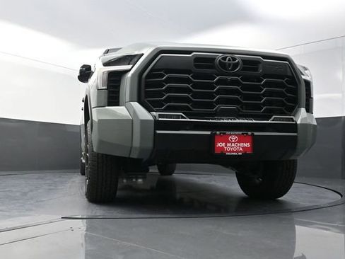 Used 2025 Toyota Tundra Limited w/ TRD Off-Road Package AWD/4WD image 31